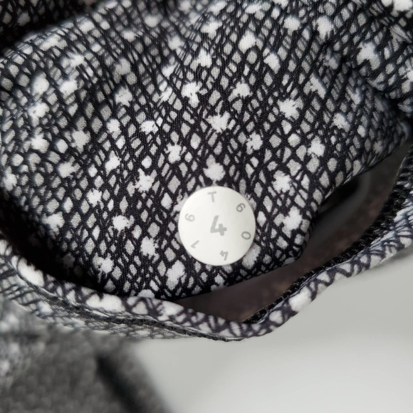 LULULEMON • White Black Frozen Fizz Fast & Free 7/8 Leggings Sz 4 - Picture 6 of 8